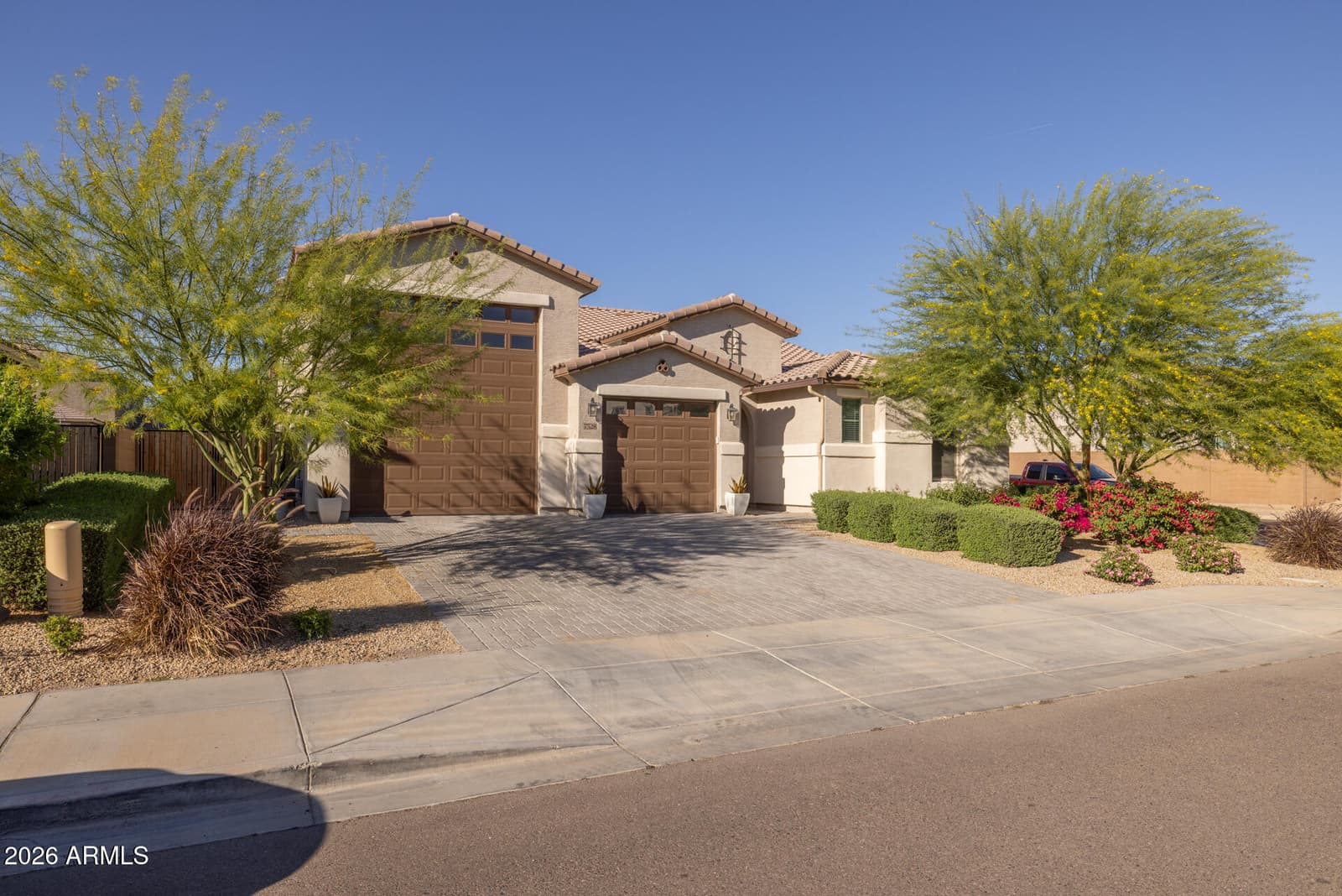 7528 W ODEUM Lane, Phoenix, AZ 85043 — photo 3 of 47