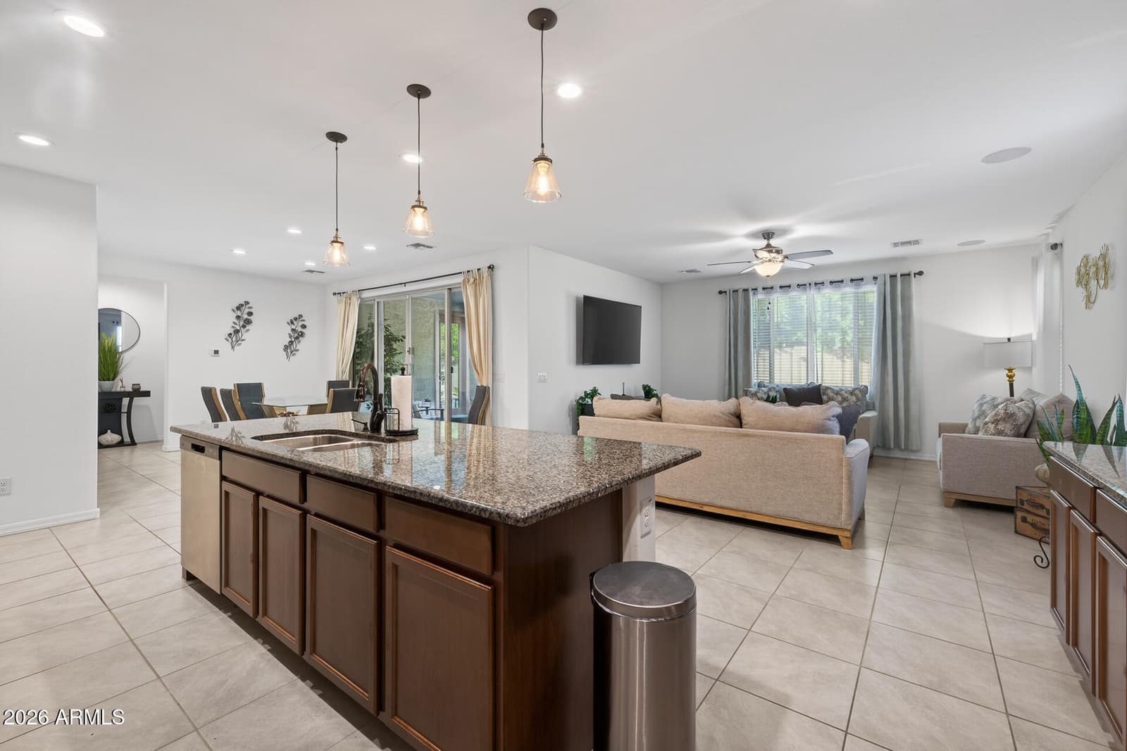 7528 W ODEUM Lane, Phoenix, AZ 85043 — photo 11 of 47