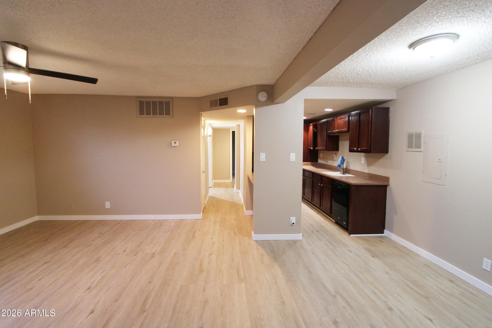 424 W BROWN Road 105, Mesa, AZ 85201 — photo 1 of 29