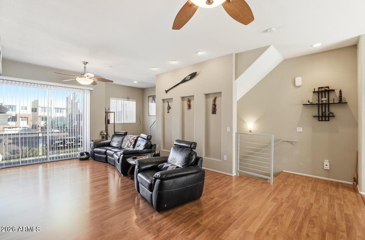 6745 N 93RD Avenue 1124, Glendale, AZ 85305 — photo 2 of 30