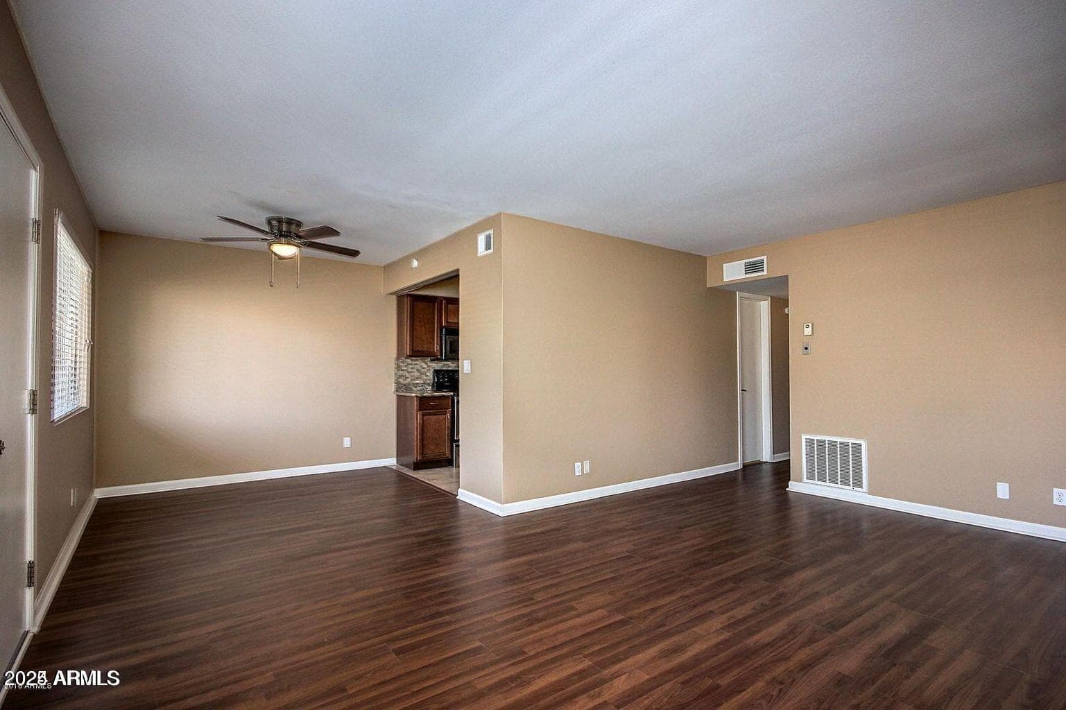 1702 W TUCKEY Lane 111, Phoenix, AZ 85015 — photo 3 of 18