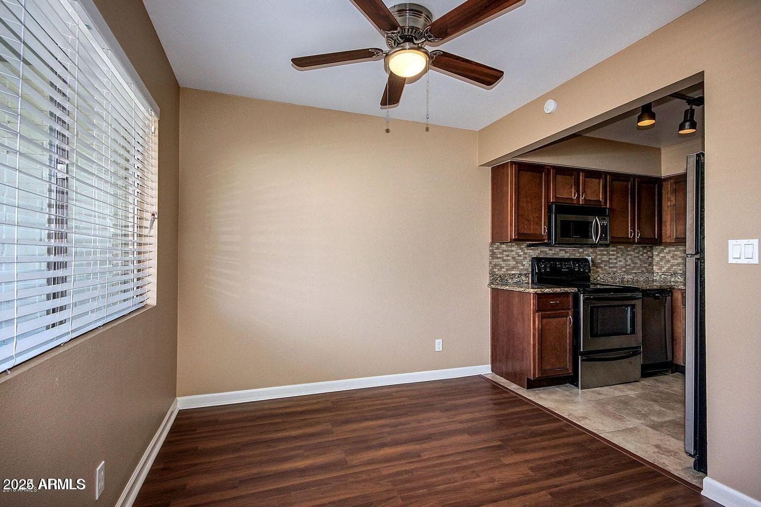 1702 W TUCKEY Lane 111, Phoenix, AZ 85015 — photo 6 of 18