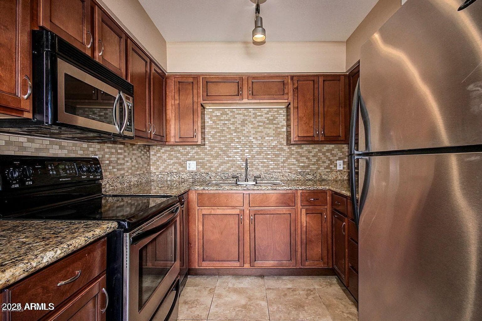 1702 W TUCKEY Lane 111, Phoenix, AZ 85015 — photo 7 of 18