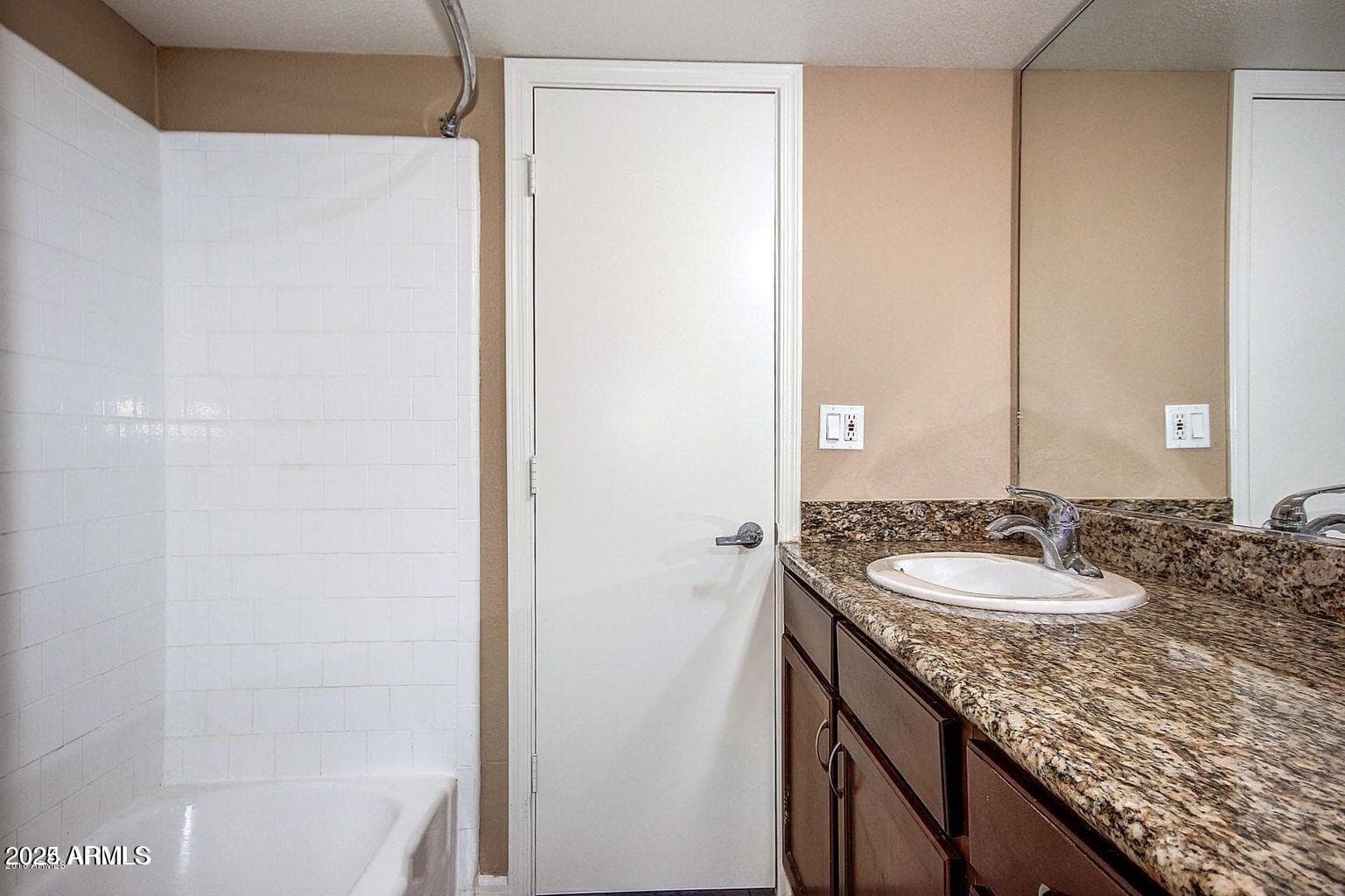 1702 W TUCKEY Lane 111, Phoenix, AZ 85015 — photo 8 of 18