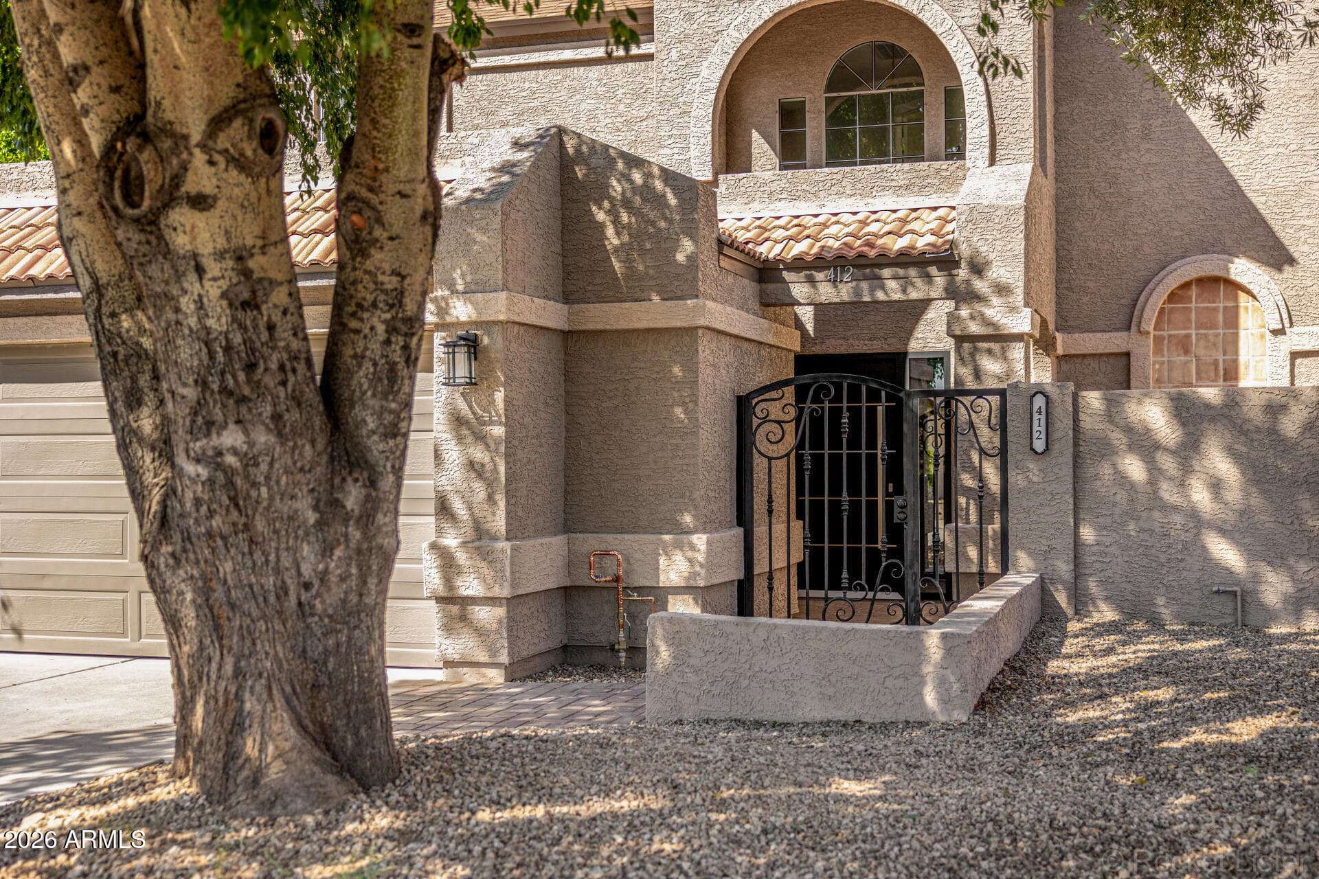 412 E UTOPIA Road, Phoenix, AZ 85024 — photo 4 of 29