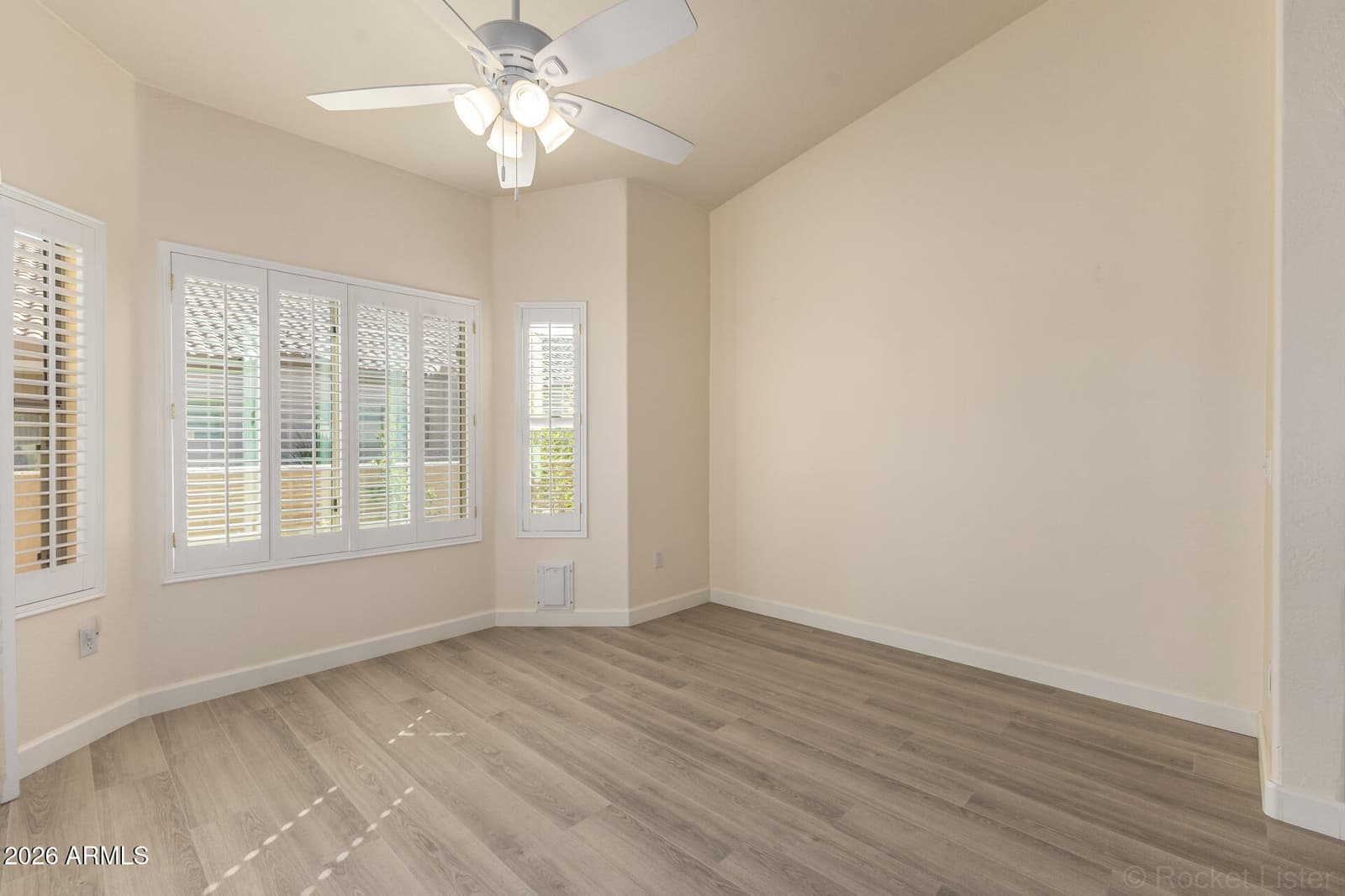 1589 E MANOR Drive, Casa Grande, AZ 85122 — photo 7 of 28