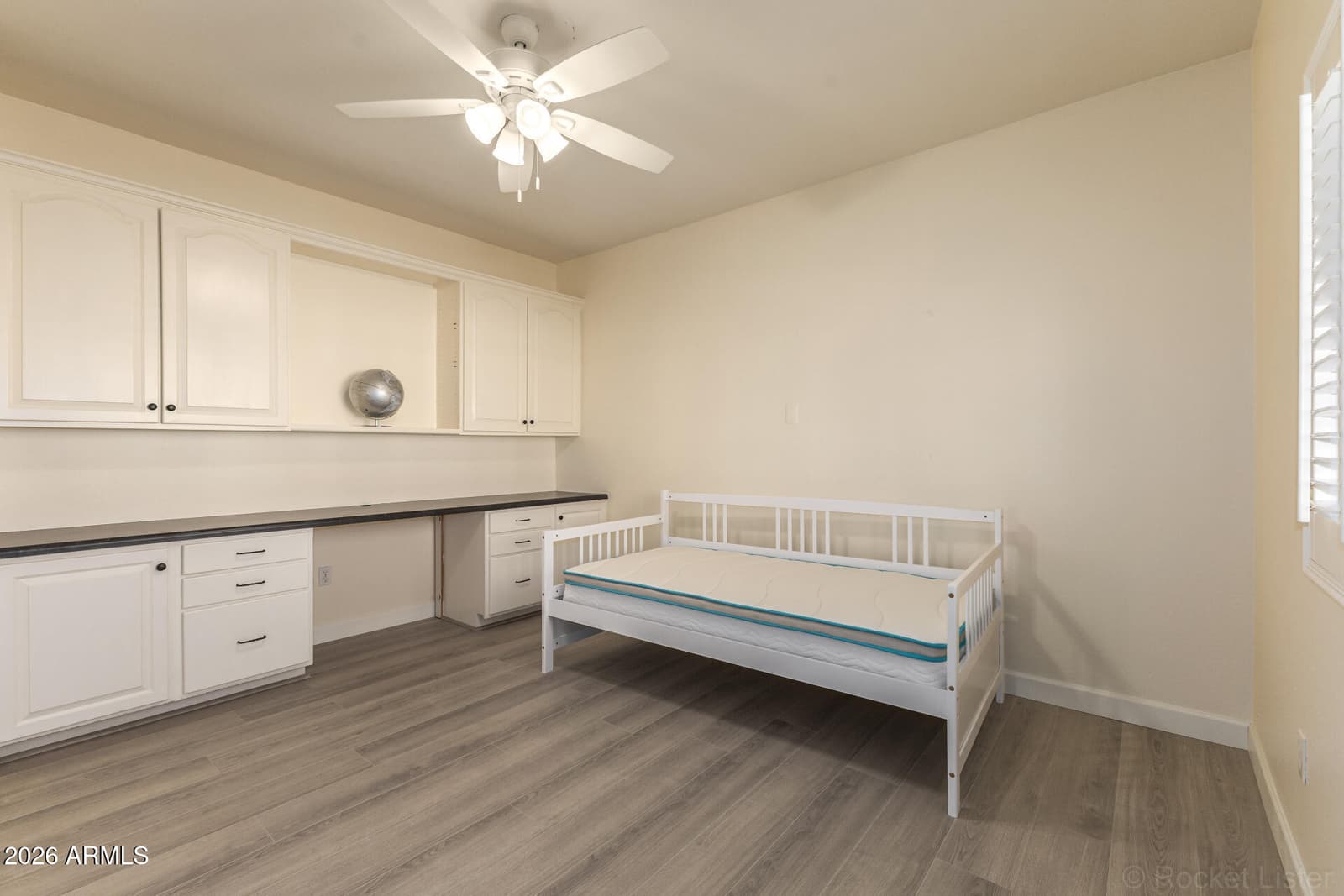 1589 E MANOR Drive, Casa Grande, AZ 85122 — photo 12 of 28