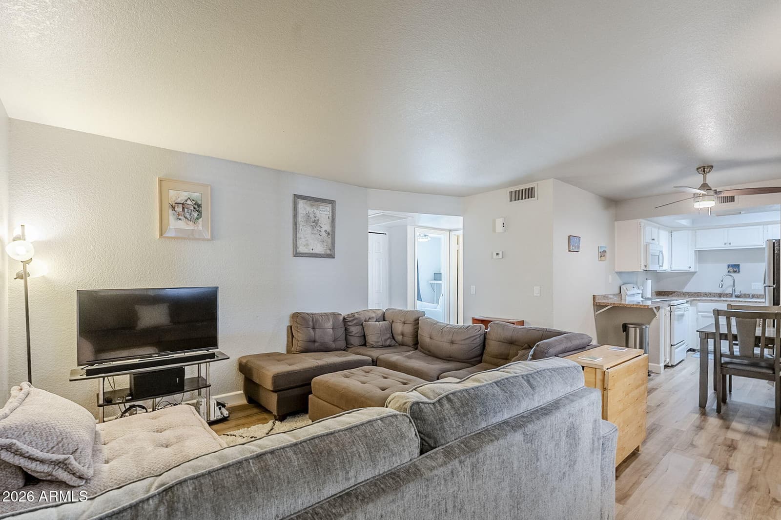 17 E RUTH Avenue 303, Phoenix, AZ 85020 — photo 4 of 22