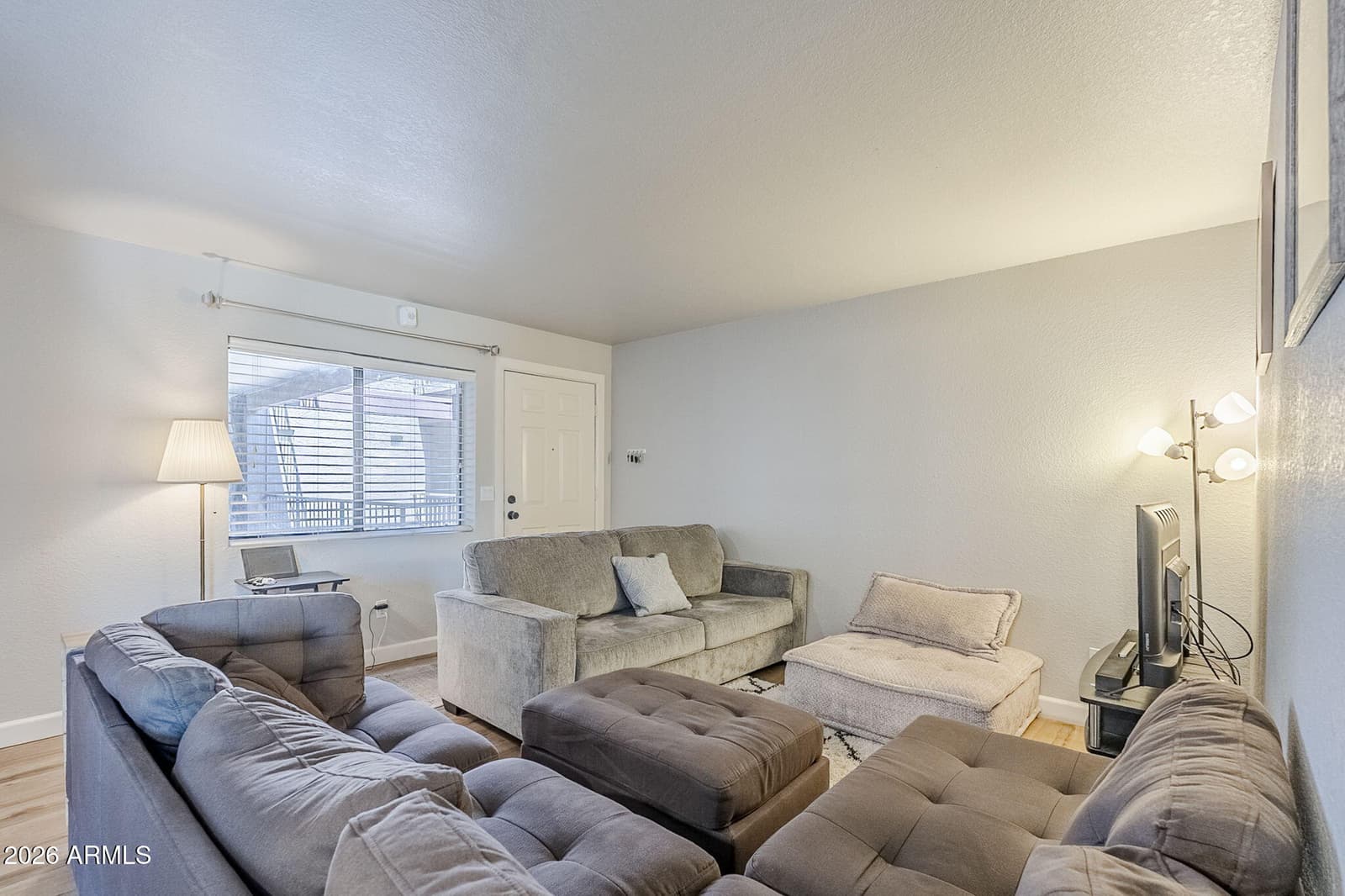 17 E RUTH Avenue 303, Phoenix, AZ 85020 — photo 6 of 22