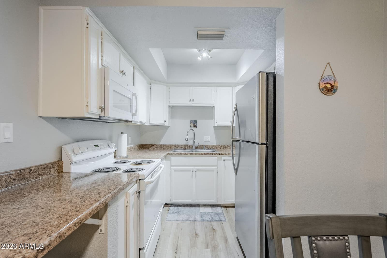 17 E RUTH Avenue 303, Phoenix, AZ 85020 — photo 8 of 22