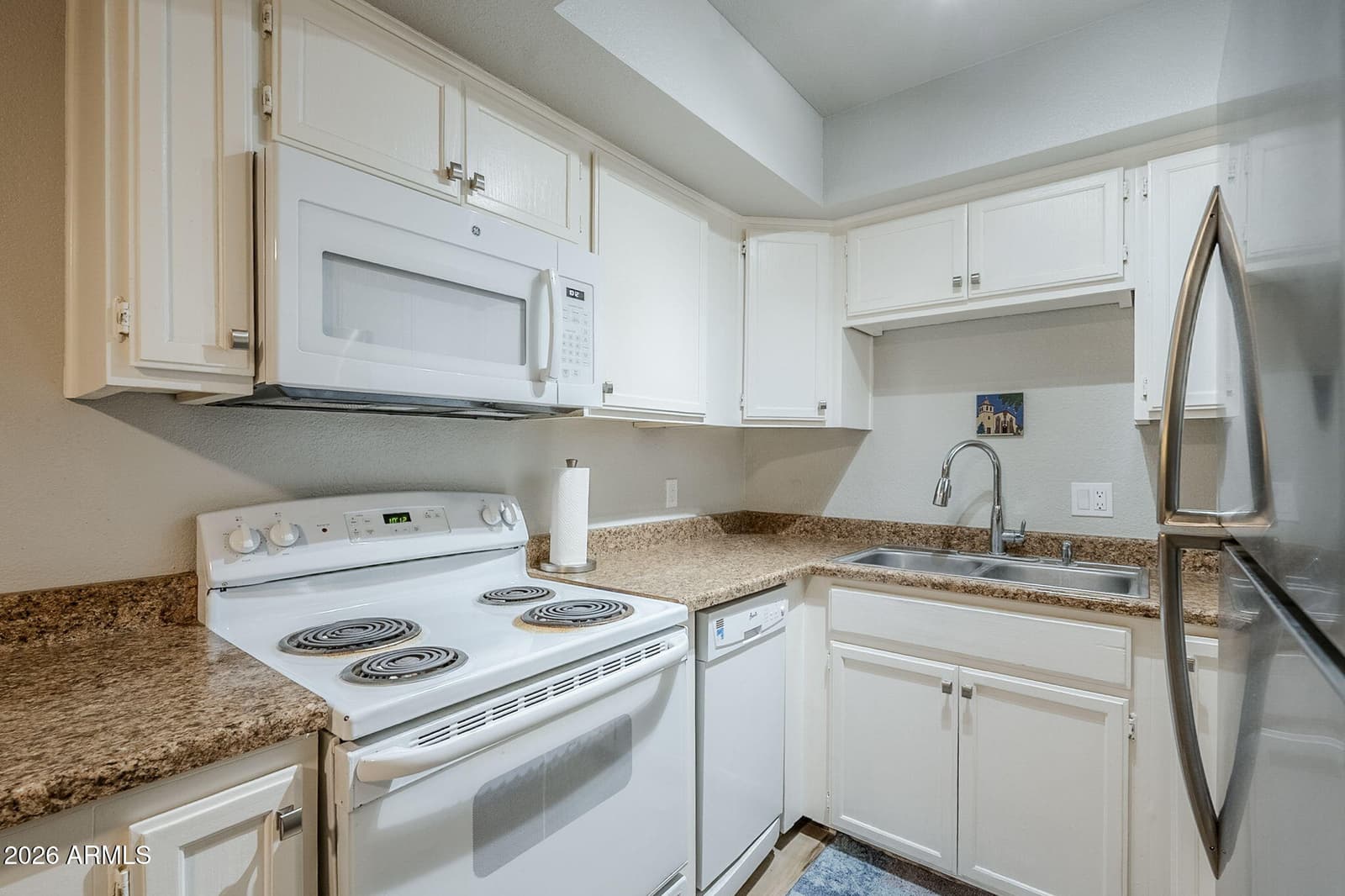 17 E RUTH Avenue 303, Phoenix, AZ 85020 — photo 10 of 22