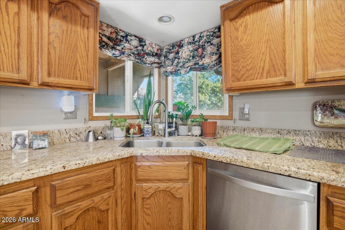 3922 S POPLAR Street, Tempe, AZ 85282 — photo 16 of 41