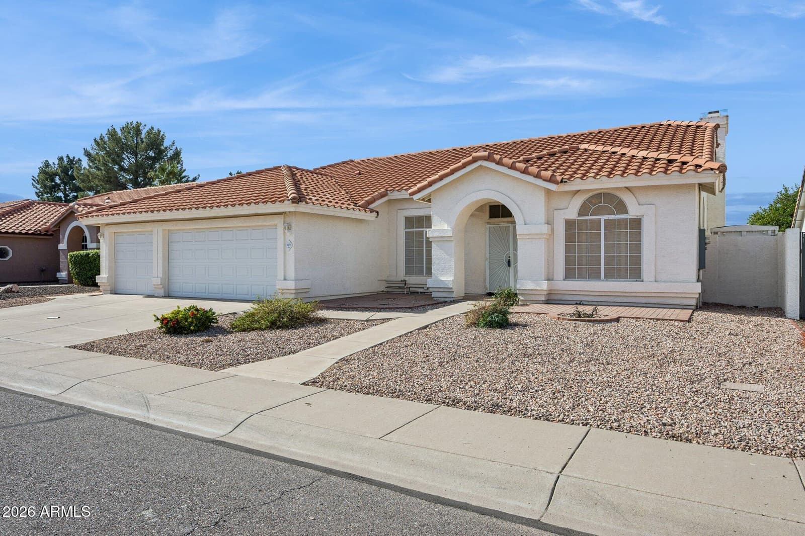 1470 S VILLAS Court, Chandler, AZ 85286 — photo 1 of 77