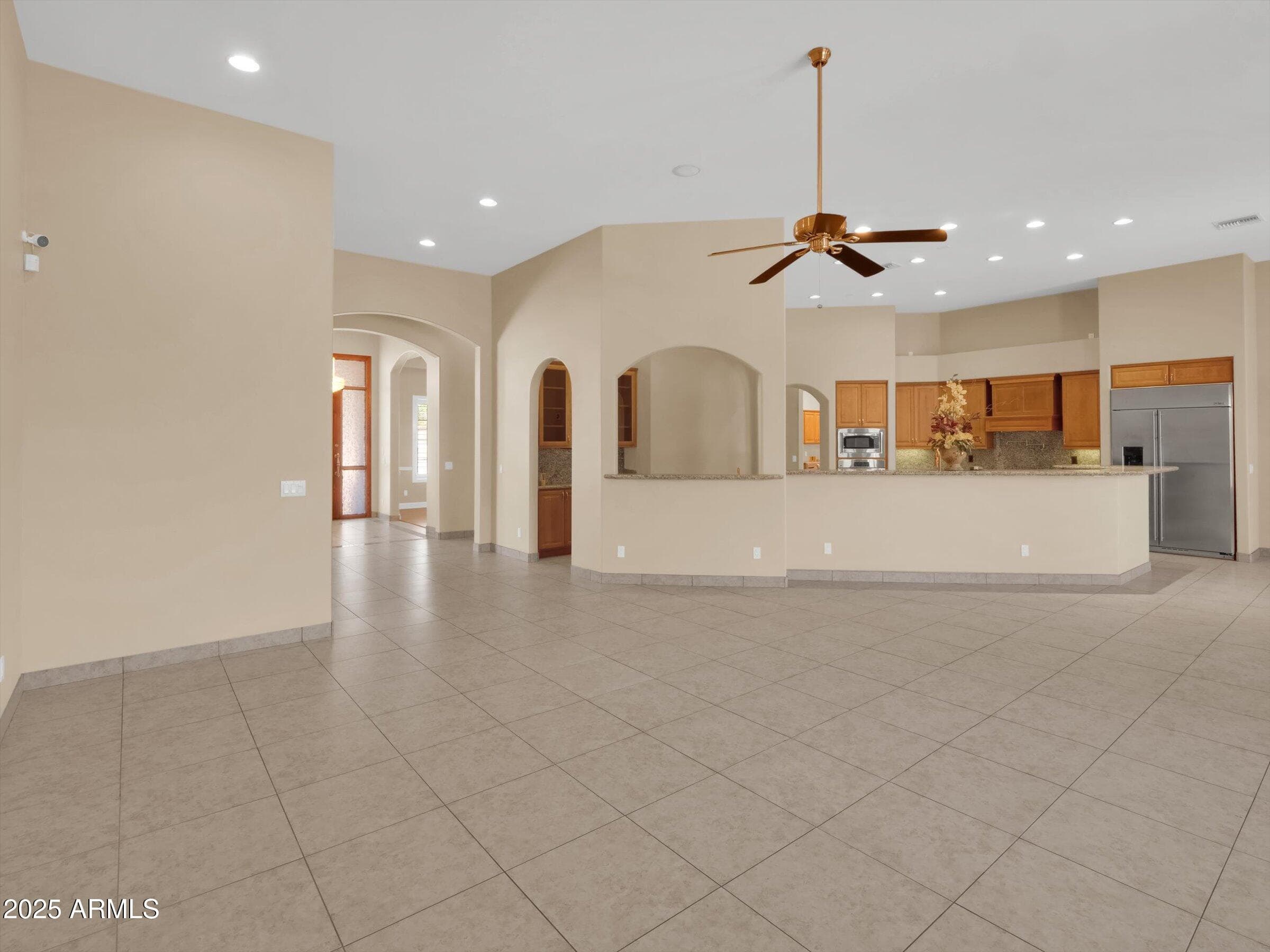 8031 W MORTEN Avenue, Glendale, AZ 85303 — photo 18 of 89