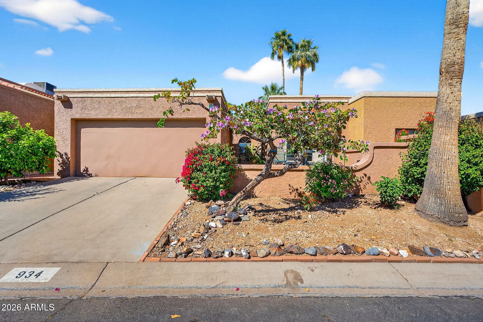 934 E BECKER Lane, Phoenix, AZ 85020 — photo 1 of 18