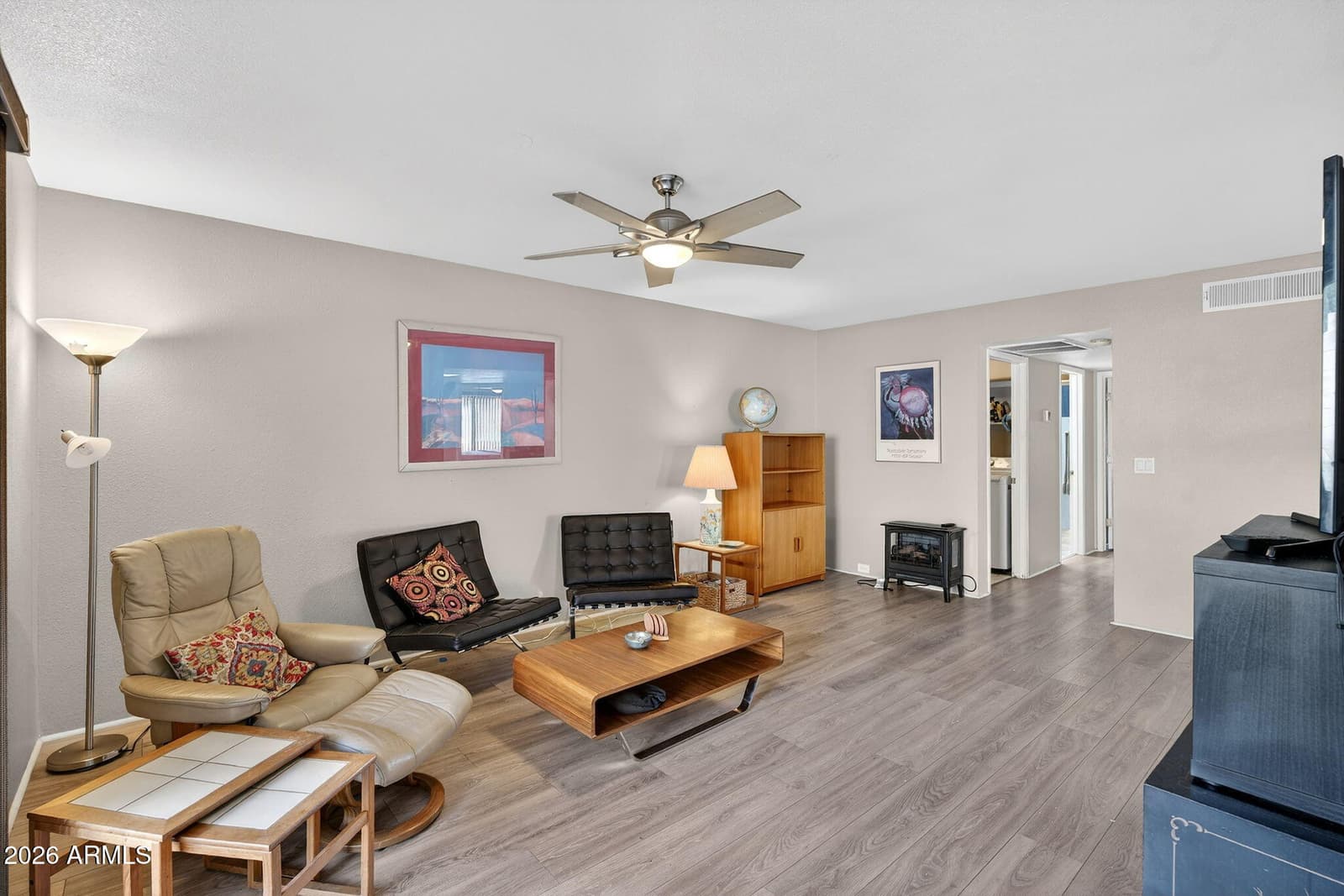 934 E BECKER Lane, Phoenix, AZ 85020 — photo 8 of 18