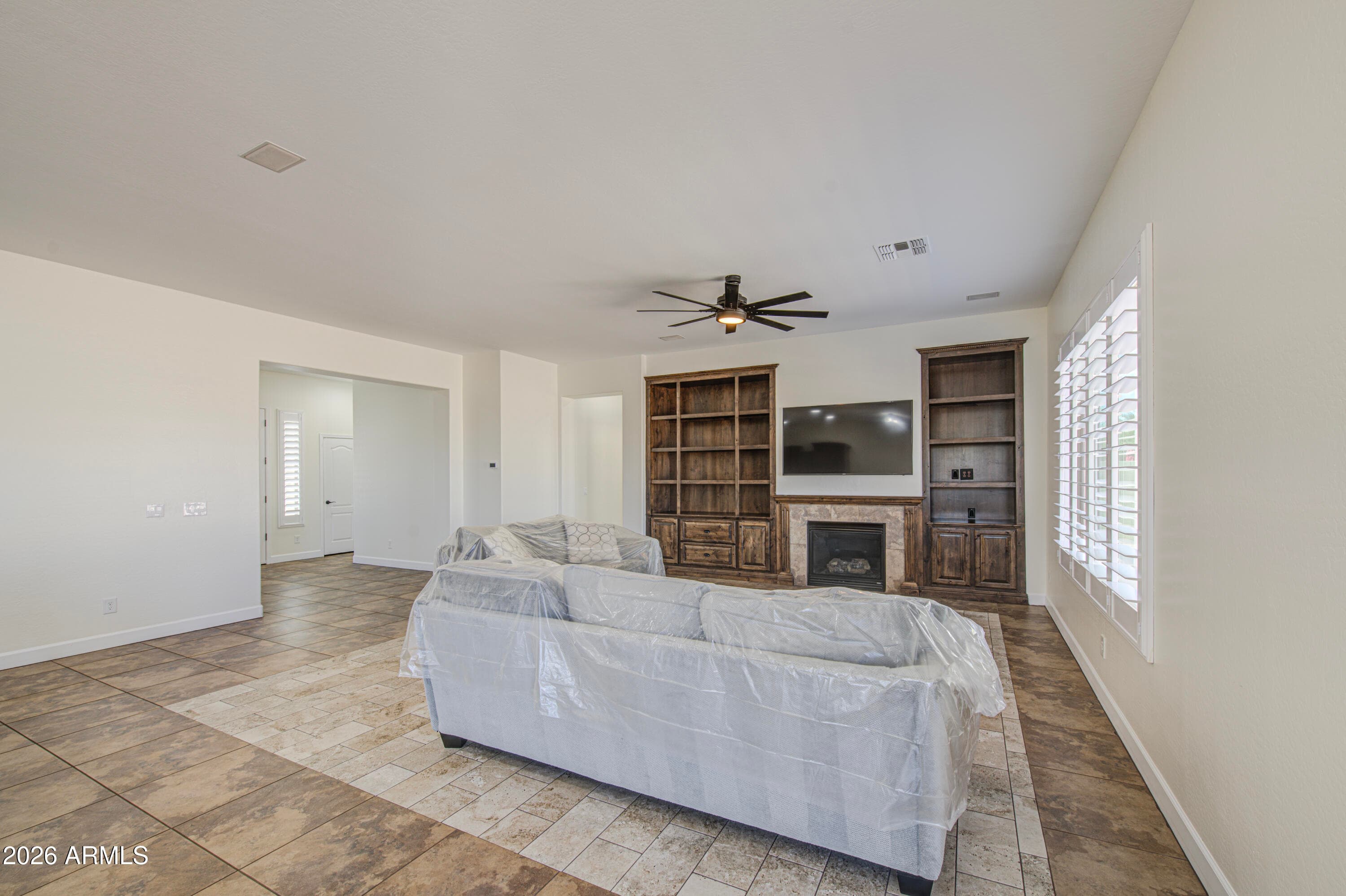 128 E CARIBBEAN Drive, Casa Grande, AZ 85122 — photo 8 of 44