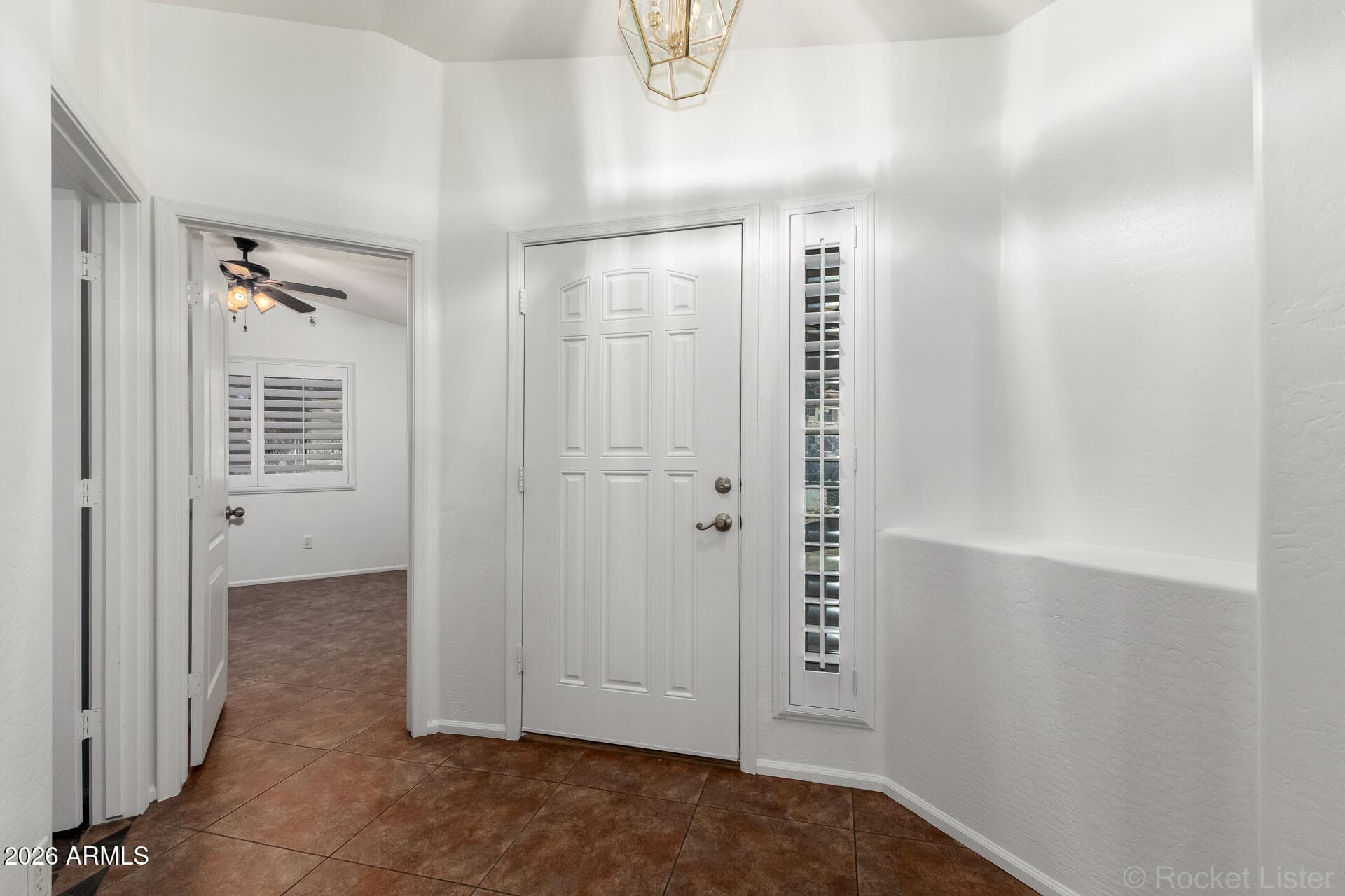 5635 W SOUTHGATE Avenue, Phoenix, AZ 85043 — photo 3 of 33