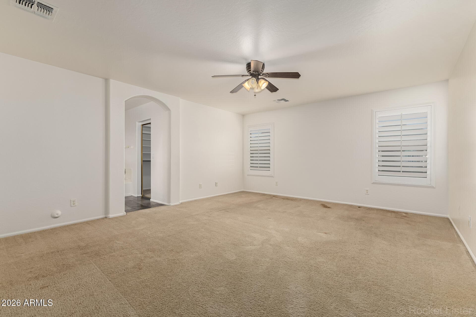 5635 W SOUTHGATE Avenue, Phoenix, AZ 85043 — photo 16 of 33