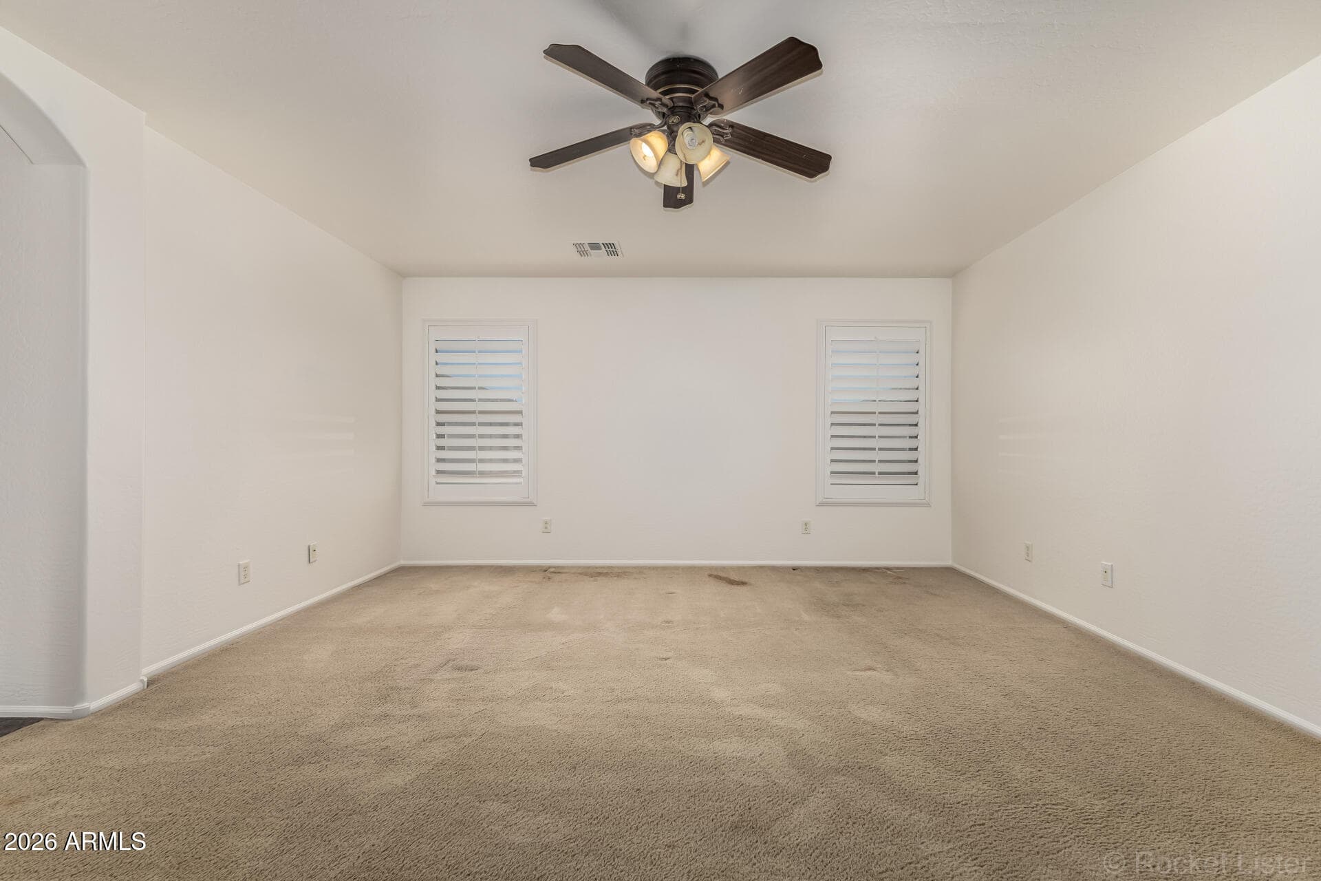 5635 W SOUTHGATE Avenue, Phoenix, AZ 85043 — photo 17 of 33