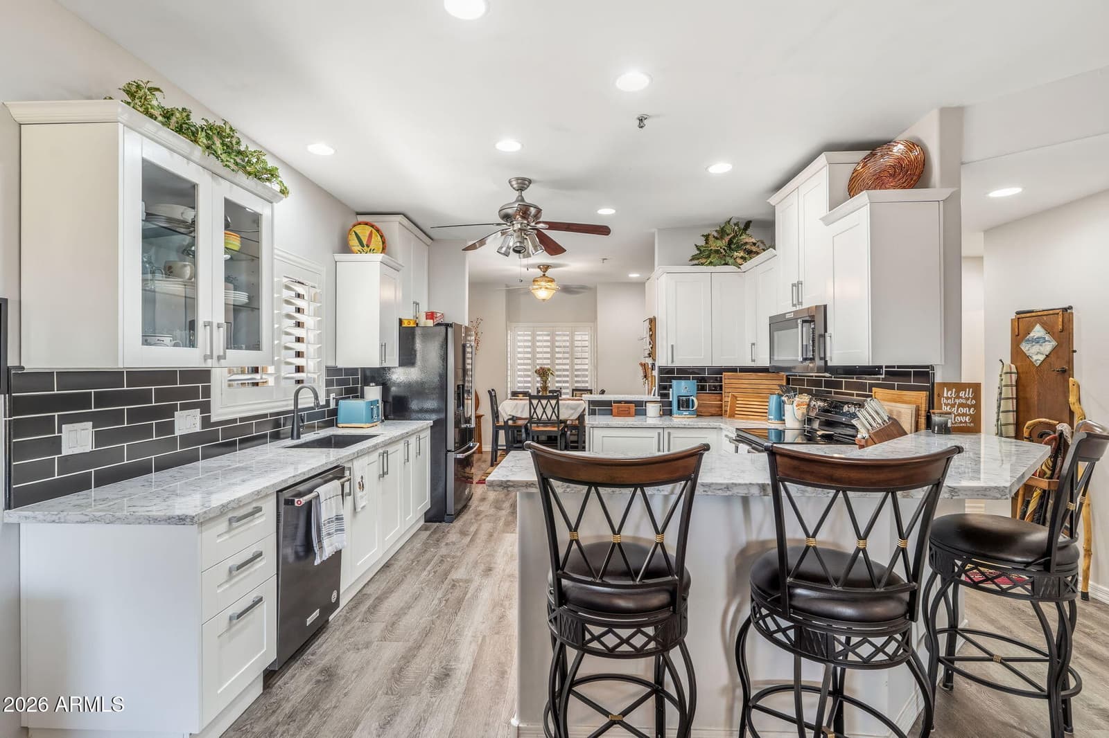 11011 N ZEPHYR Drive 105, Fountain Hills, AZ 85268 — photo 1 of 43