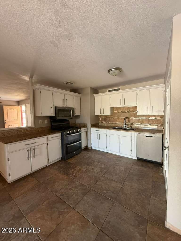 14836 N 32ND Lane, Phoenix, AZ 85053 — photo 5 of 28