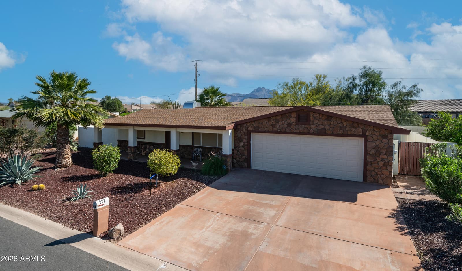 637 S COPPER Drive, Apache Junction, AZ 85120 — photo 2 of 46