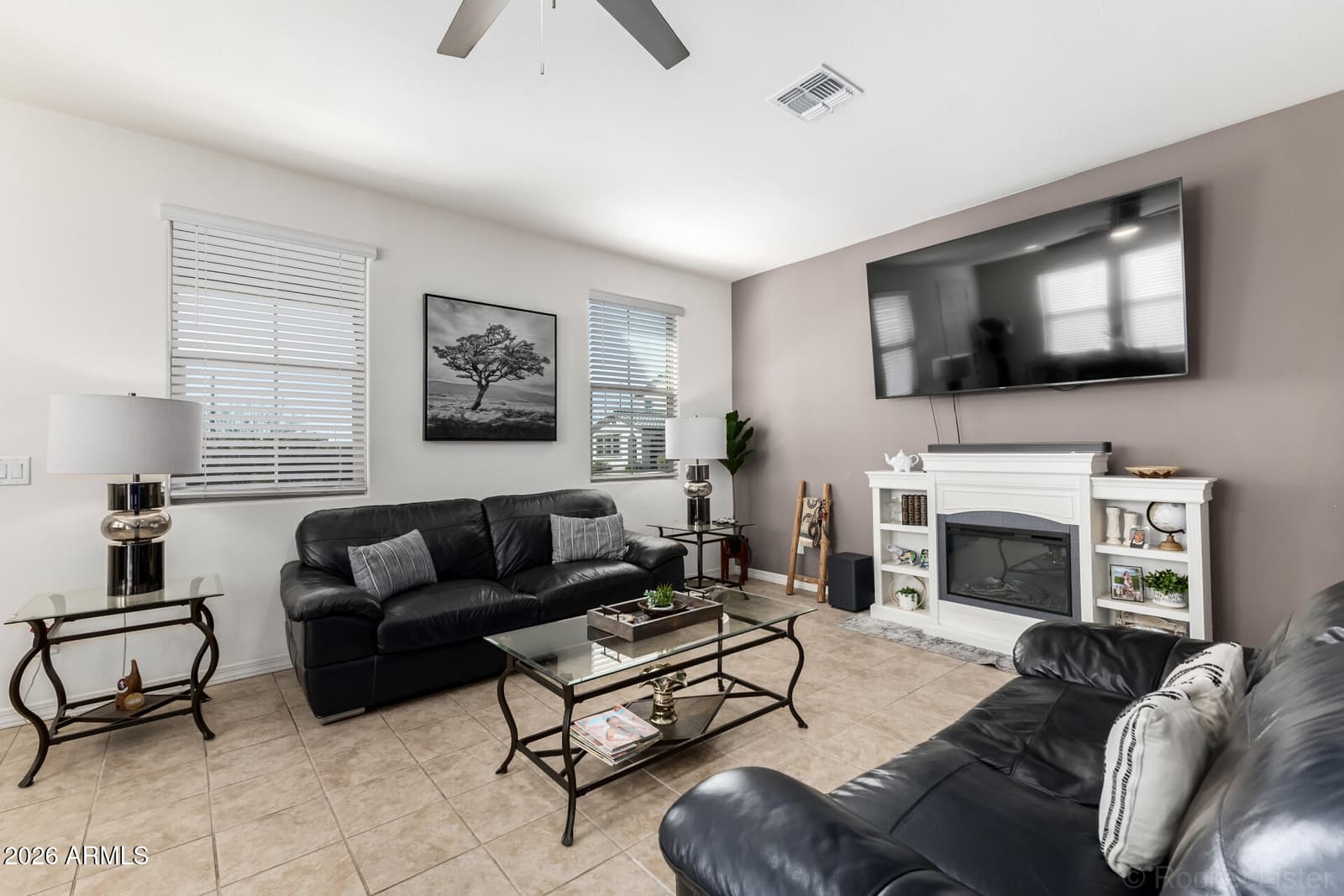 5813 W WARNER Street, Phoenix, AZ 85043 — photo 8 of 33