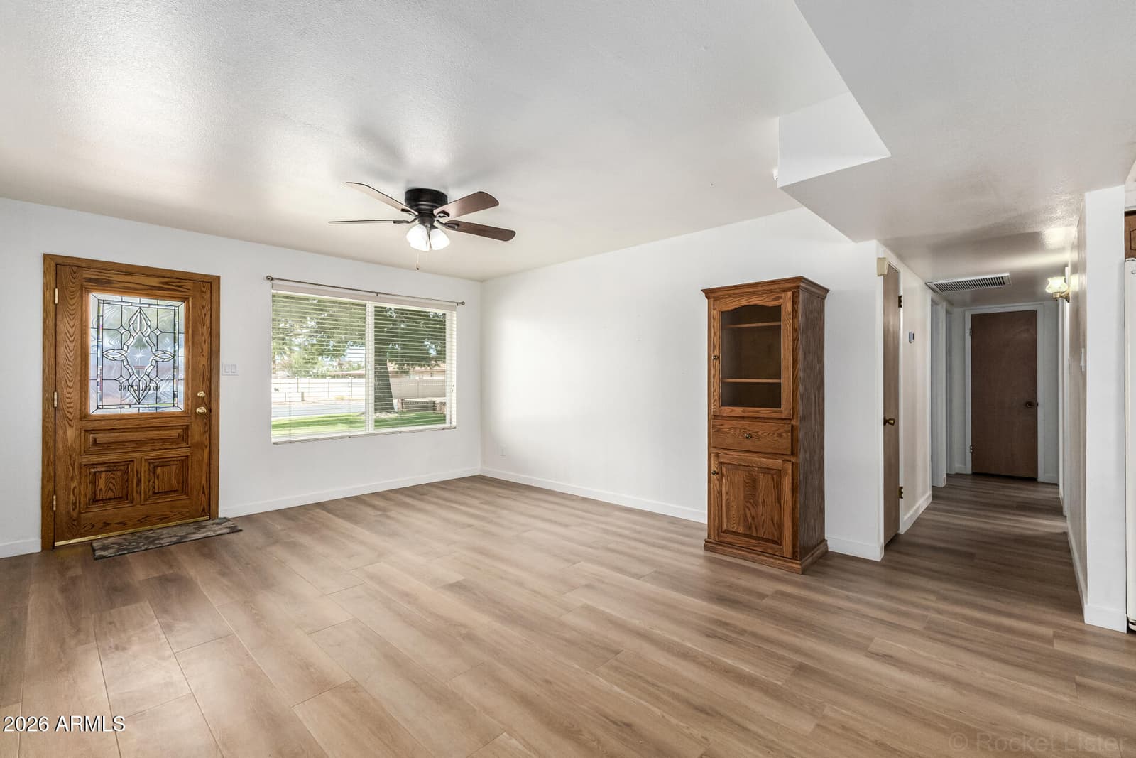 409 E HERMOSA Circle, Tempe, AZ 85282 — photo 10 of 51