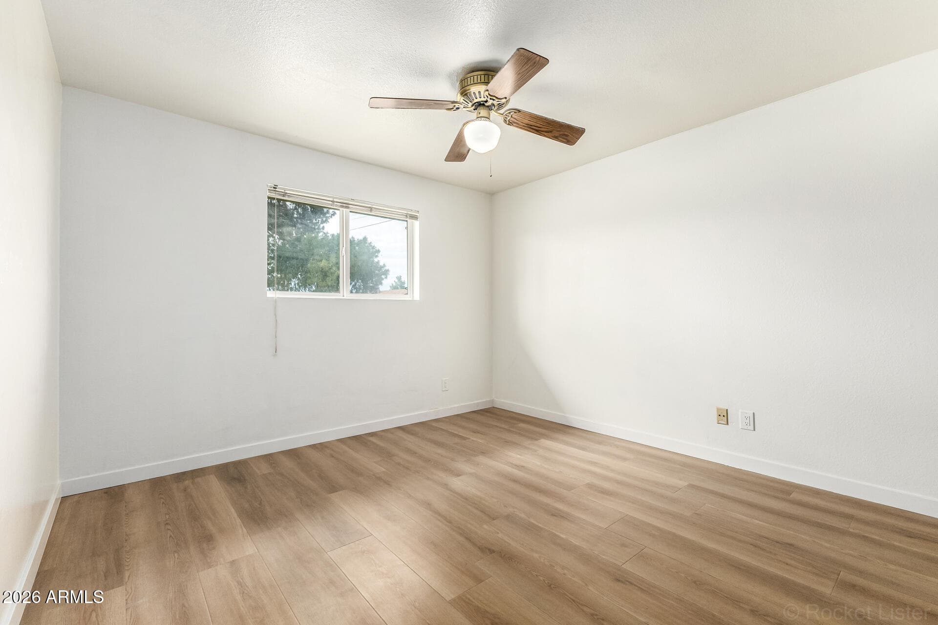 409 E HERMOSA Circle, Tempe, AZ 85282 — photo 32 of 51