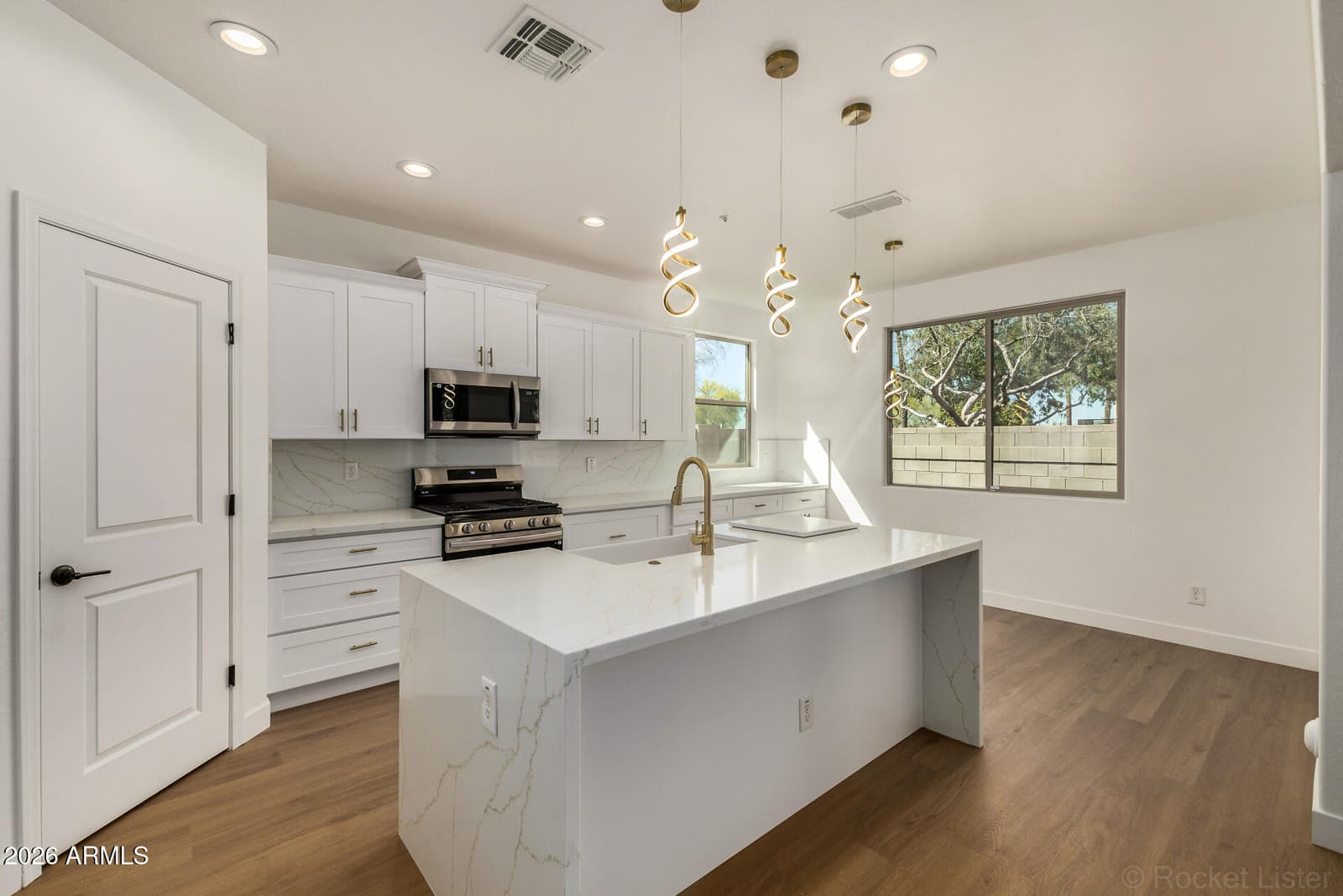 12956 N 94TH Avenue, Peoria, AZ 85381 — photo 14 of 47