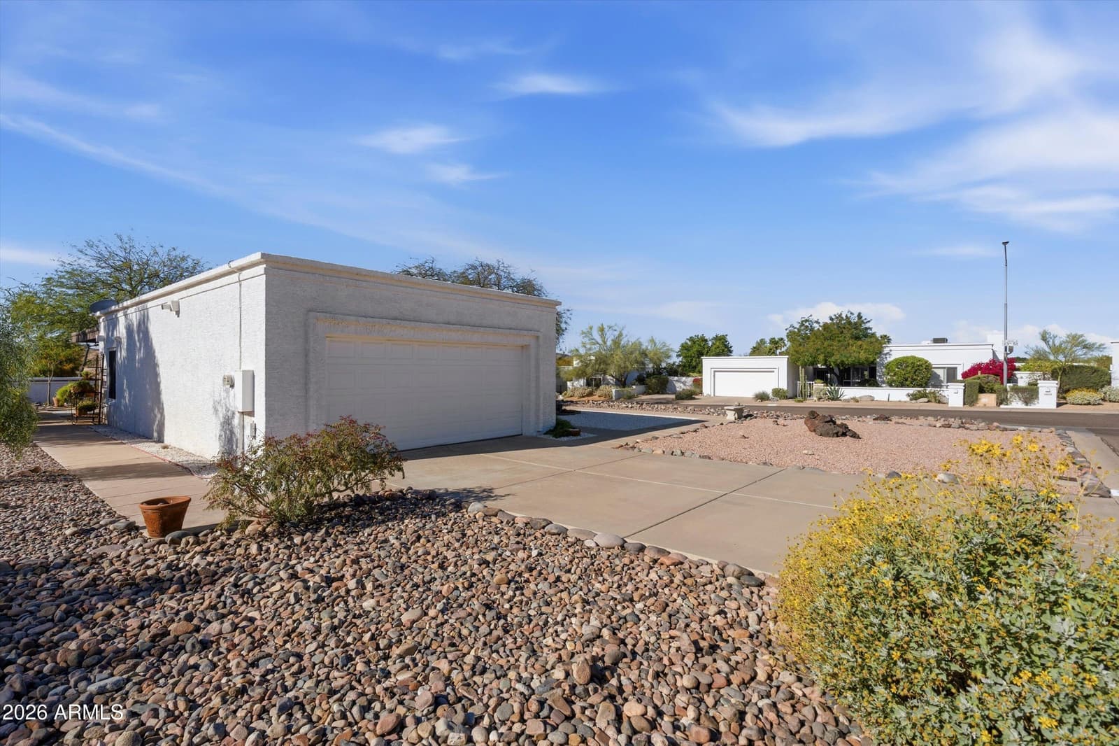 1301 E CANTERBURY Drive, Phoenix, AZ 85022 — photo 38 of 42