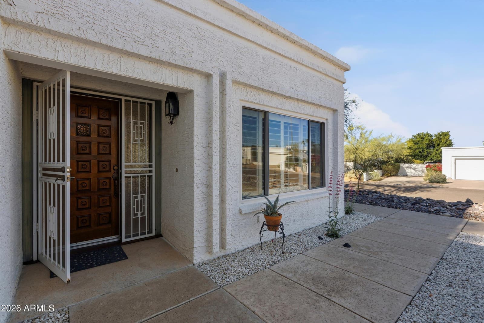 1301 E CANTERBURY Drive, Phoenix, AZ 85022 — photo 4 of 42