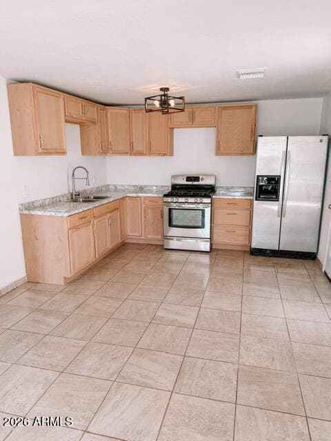 916 E 4th Street, Douglas, AZ 85607 — photo 3 of 9