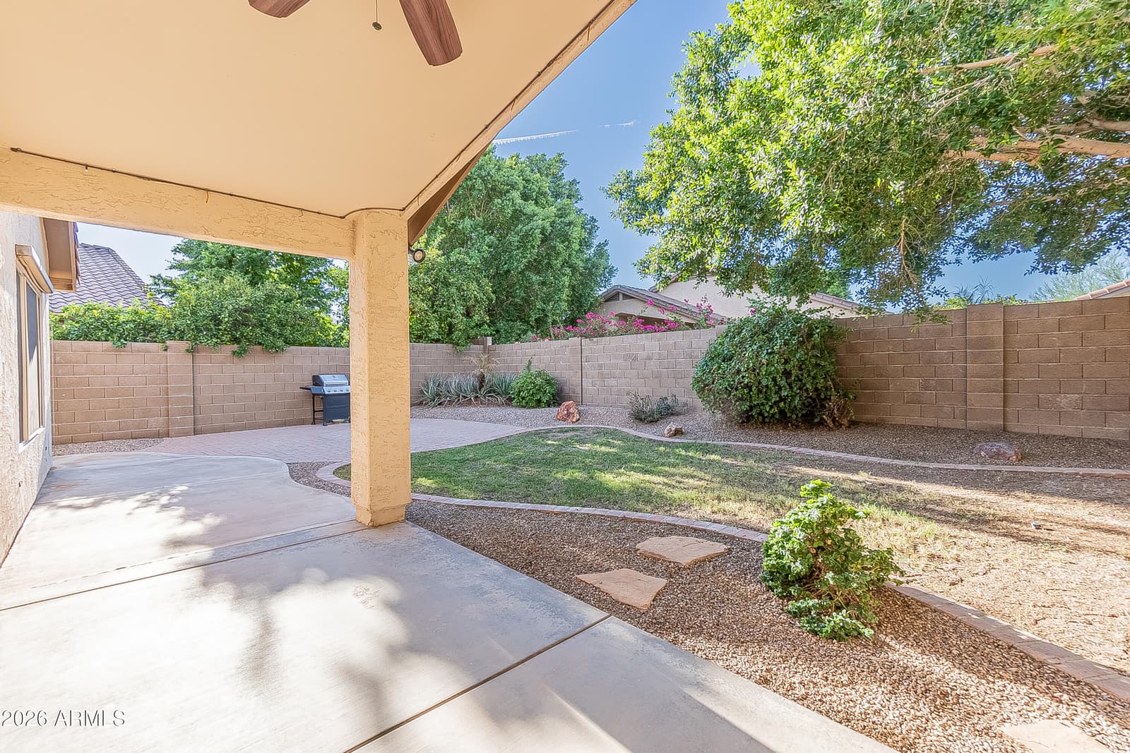 1049 W VAUGHN Avenue, Gilbert, AZ 85233 — photo 4 of 40
