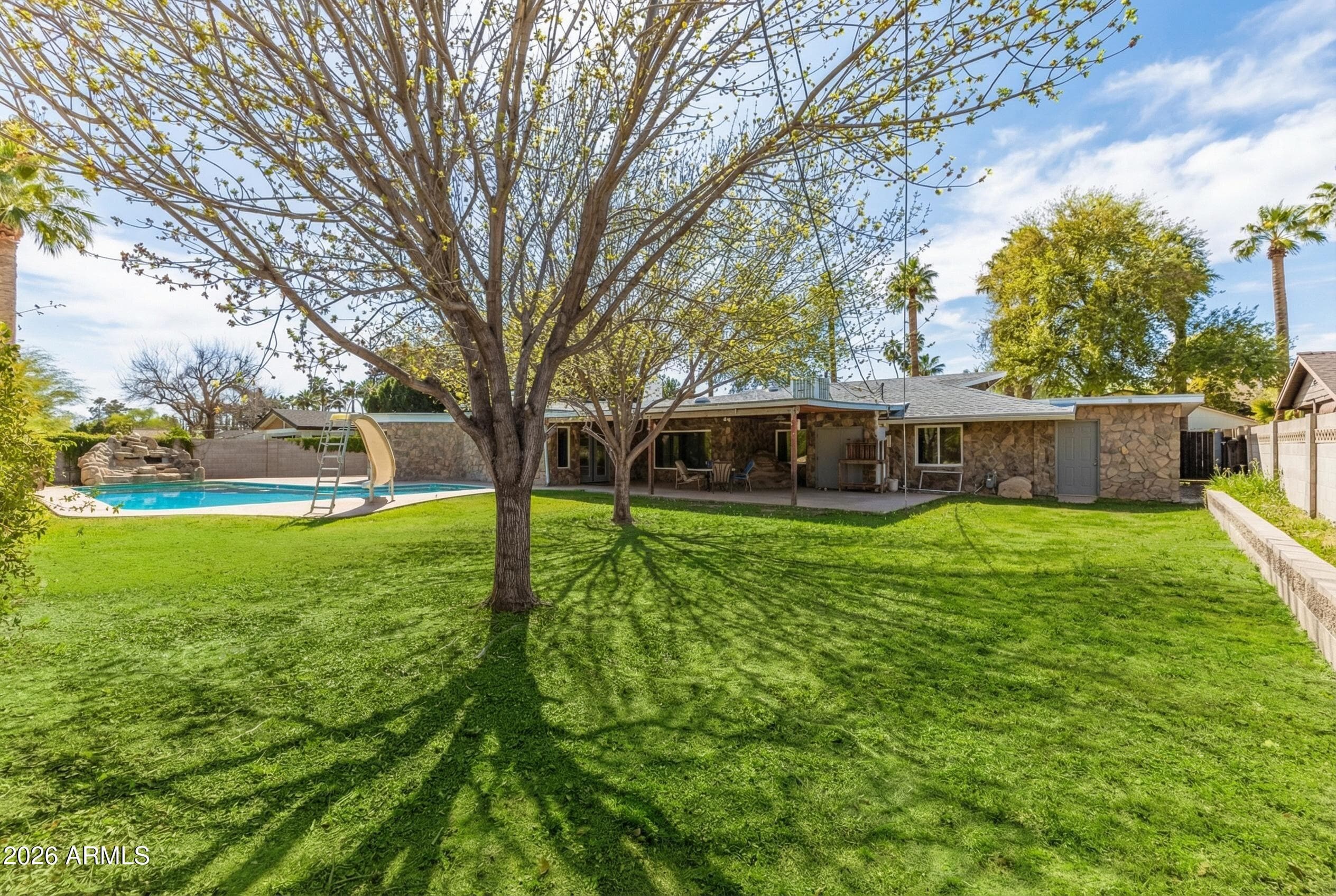 8115 N 11TH Avenue, Phoenix, AZ 85021 — photo 5 of 38