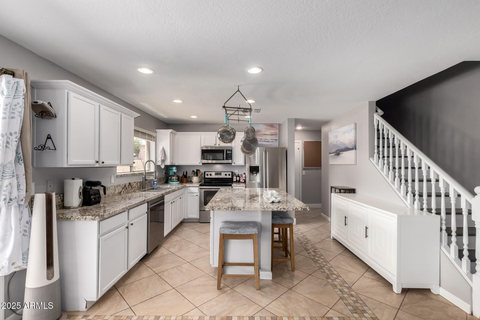16935 W CENTRAL Street, Surprise, AZ 85388 — photo 9 of 35
