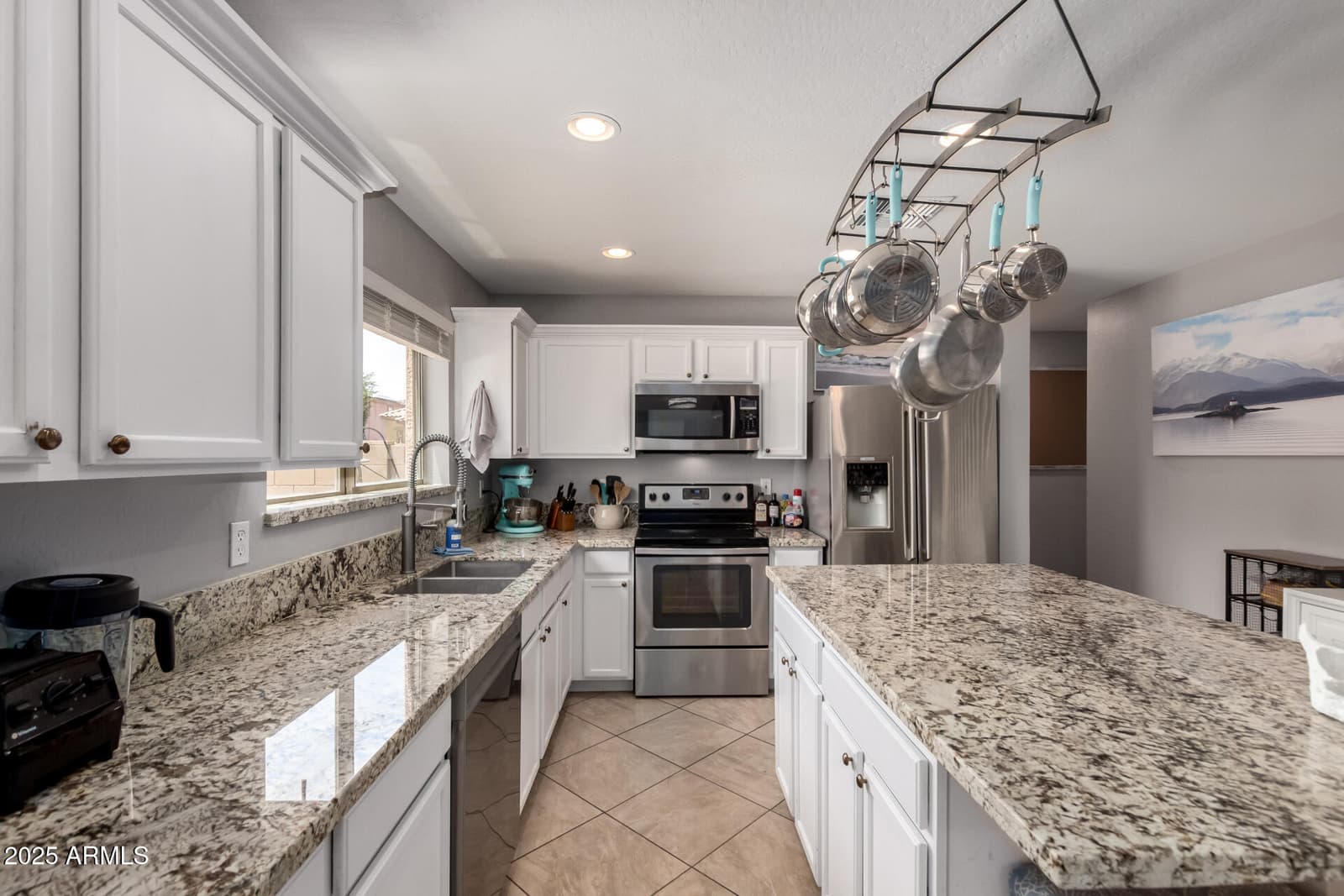 16935 W CENTRAL Street, Surprise, AZ 85388 — photo 10 of 35