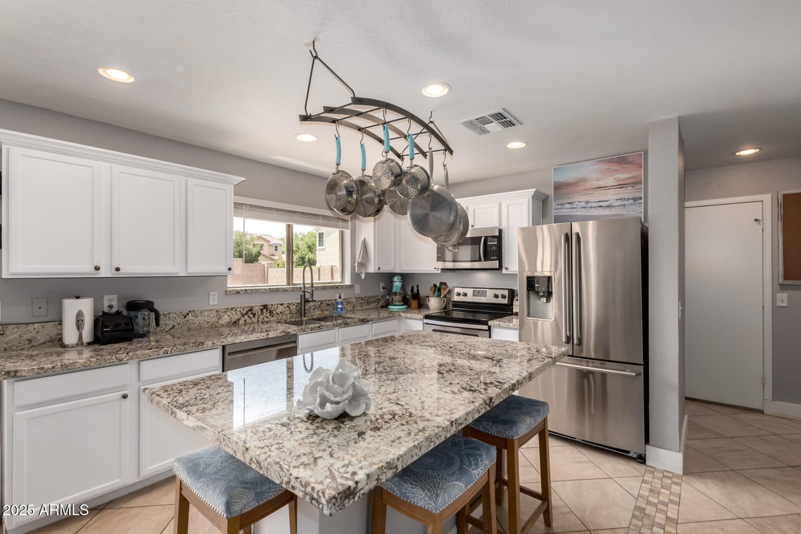 16935 W CENTRAL Street, Surprise, AZ 85388 — photo 11 of 35