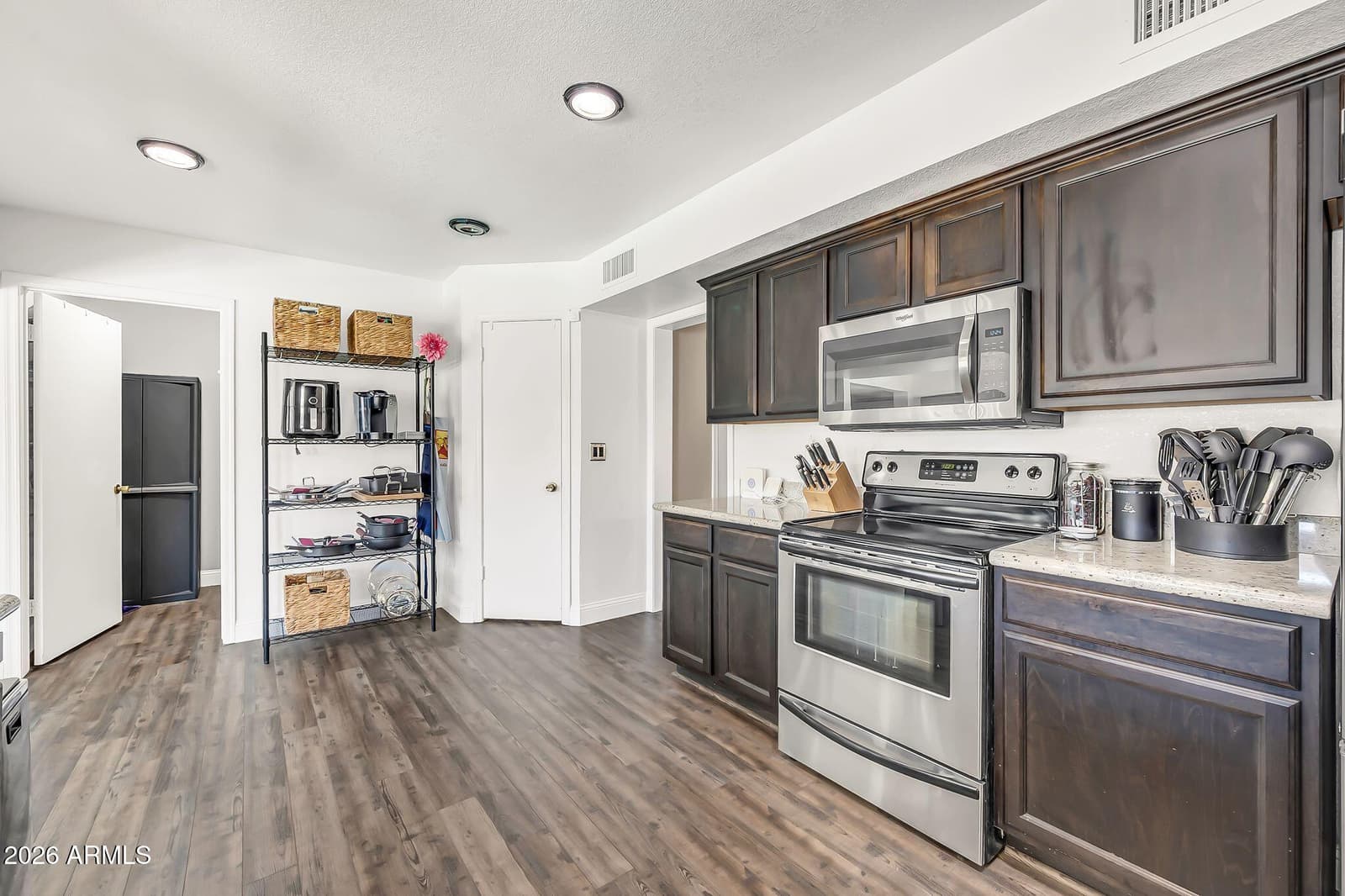 3609 W WHITTEN Street, Chandler, AZ 85226 — photo 11 of 60