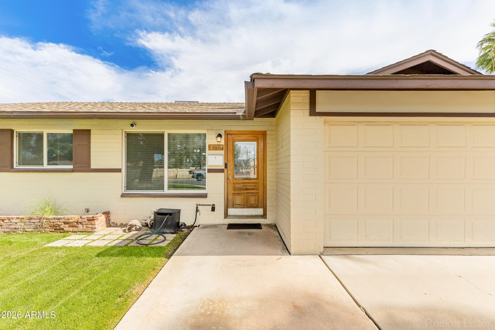409 E HERMOSA Circle, Tempe, AZ 85282 — photo 6 of 51