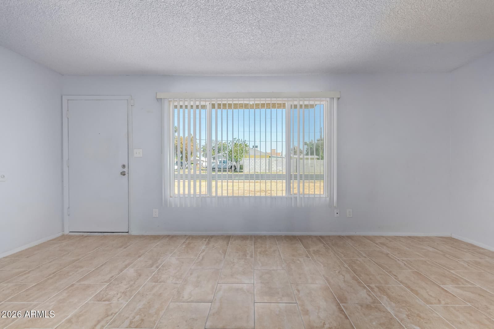 6320 N 47TH Avenue, Glendale, AZ 85301 — photo 3 of 24