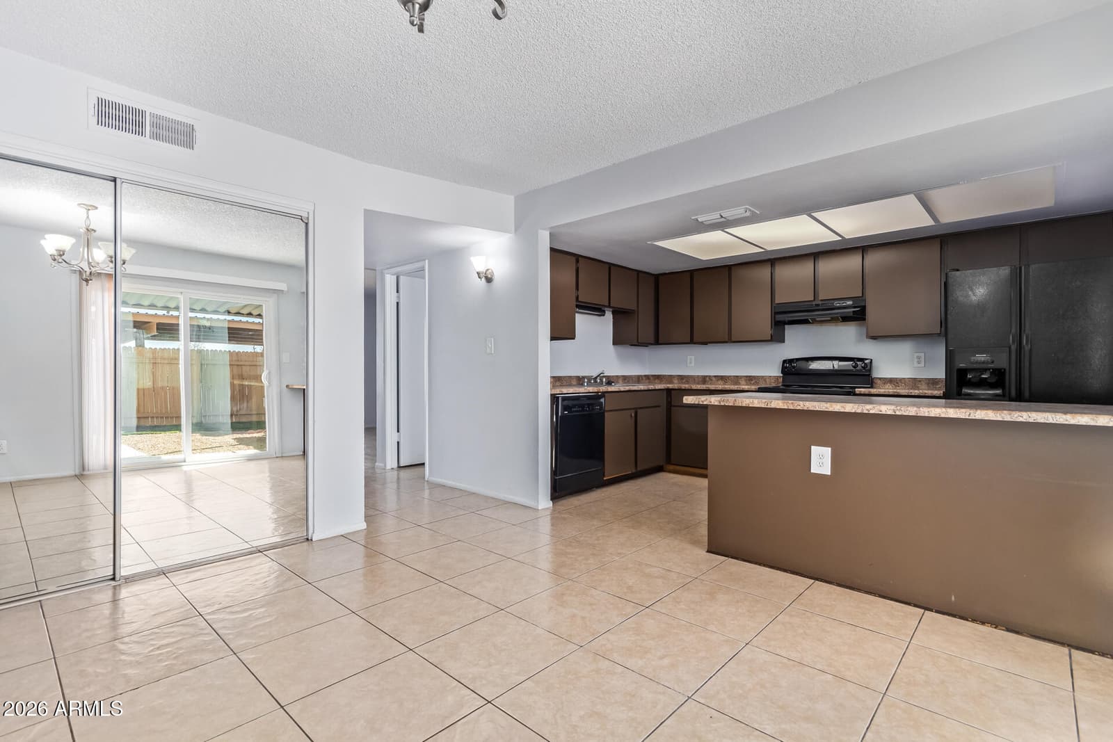 6320 N 47TH Avenue, Glendale, AZ 85301 — photo 7 of 24