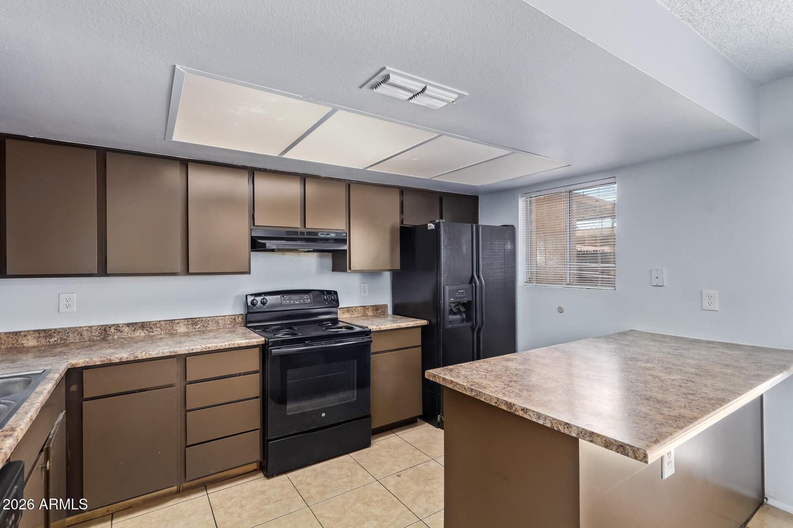 6320 N 47TH Avenue, Glendale, AZ 85301 — photo 9 of 24
