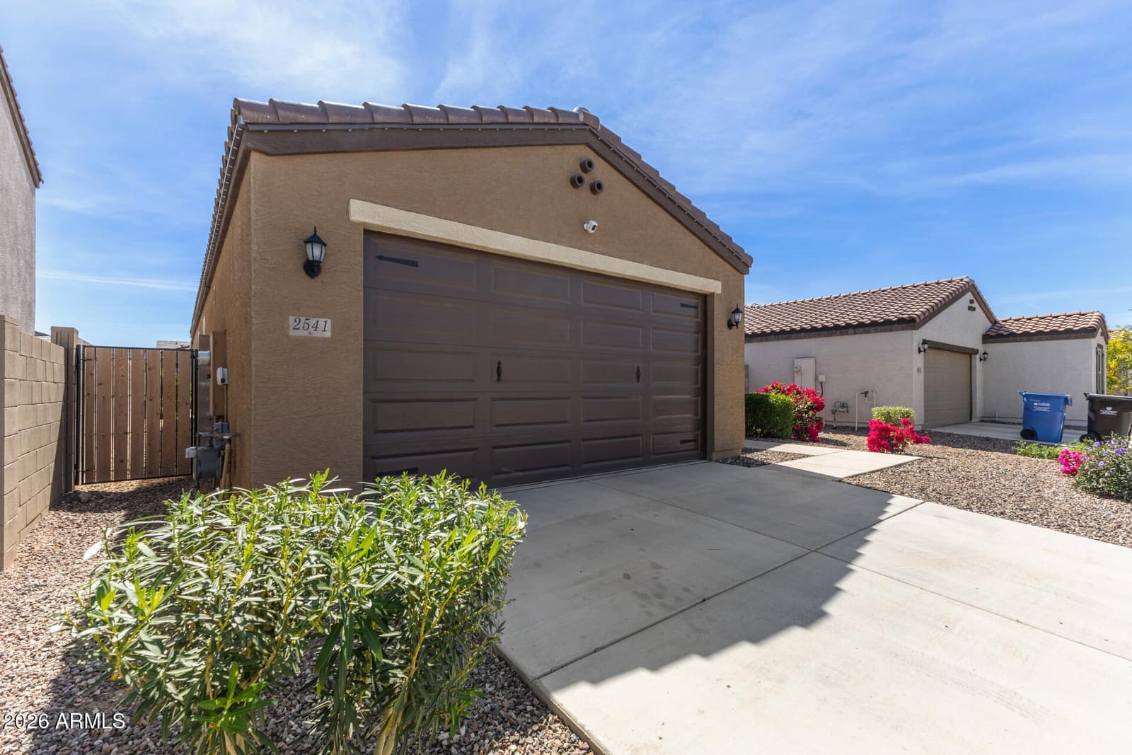 2541 W BOWKER Street, Phoenix, AZ 85041 — photo 4 of 34