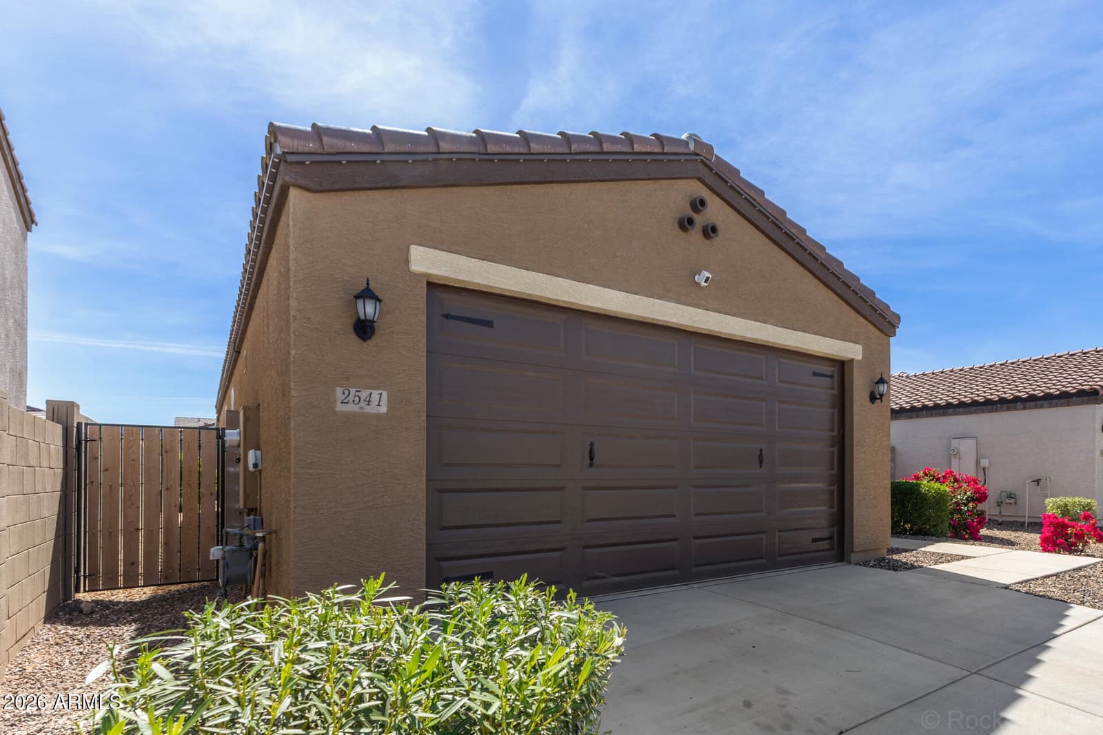 2541 W BOWKER Street, Phoenix, AZ 85041 — photo 5 of 34