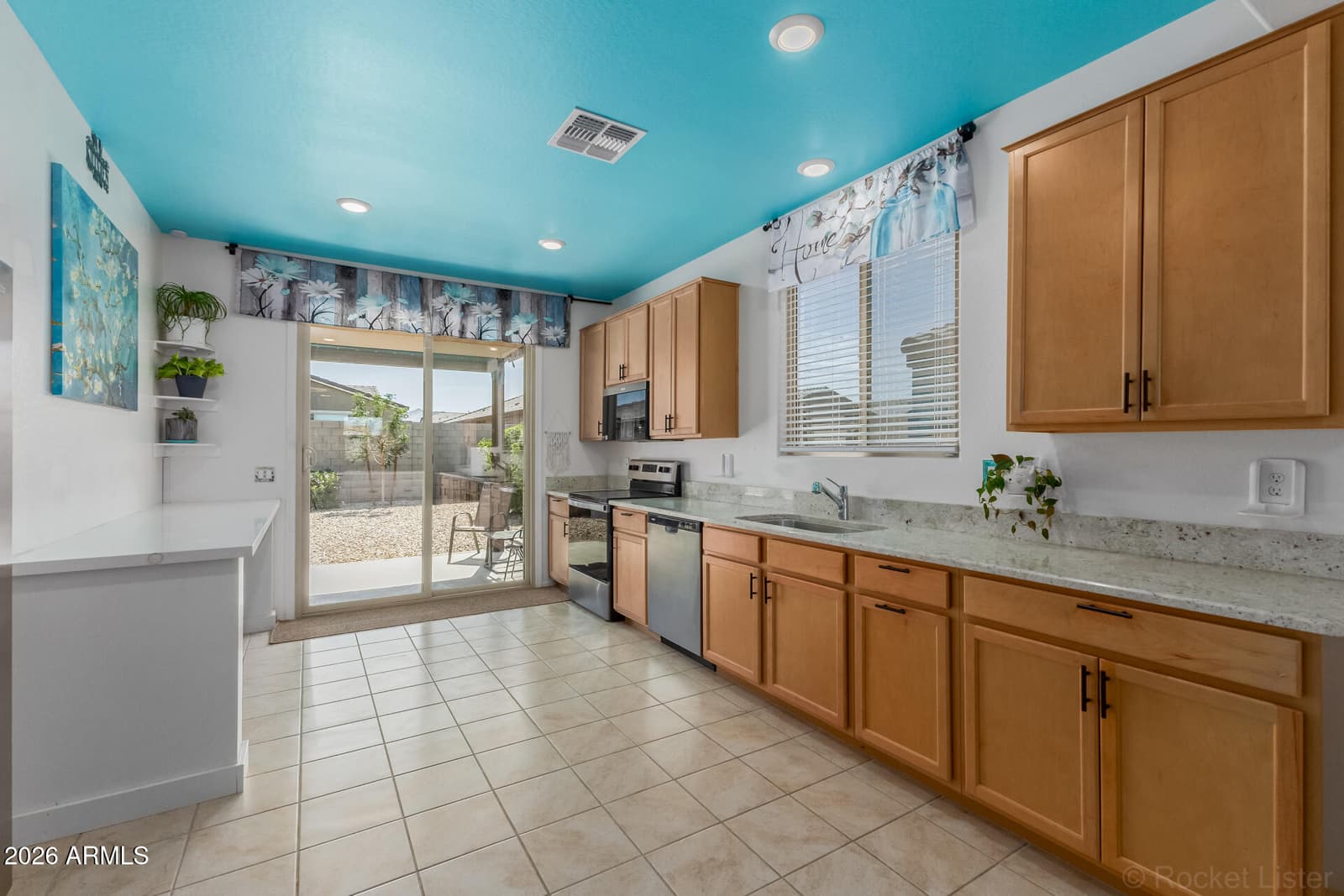 2541 W BOWKER Street, Phoenix, AZ 85041 — photo 12 of 34