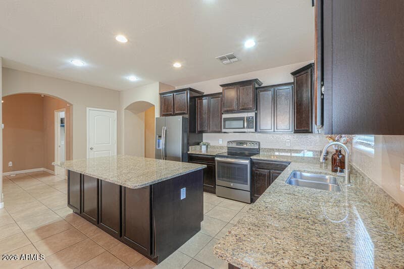 1248 E Jardin Drive, Casa Grande, AZ 85122 — photo 11 of 62