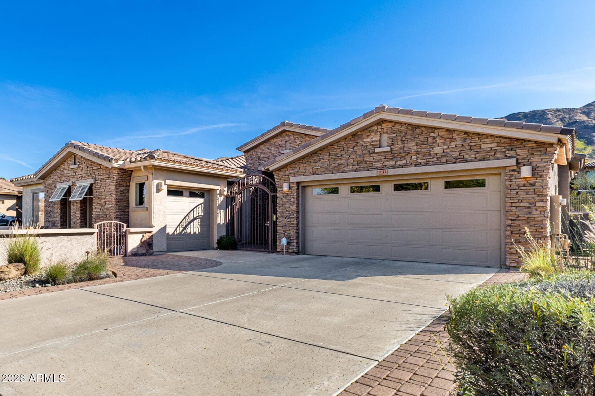 10312 S 16TH Drive, Phoenix, AZ 85041 — photo 7 of 62