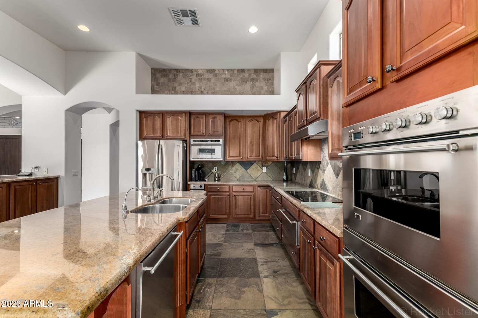 10312 S 16TH Drive, Phoenix, AZ 85041 — photo 19 of 62